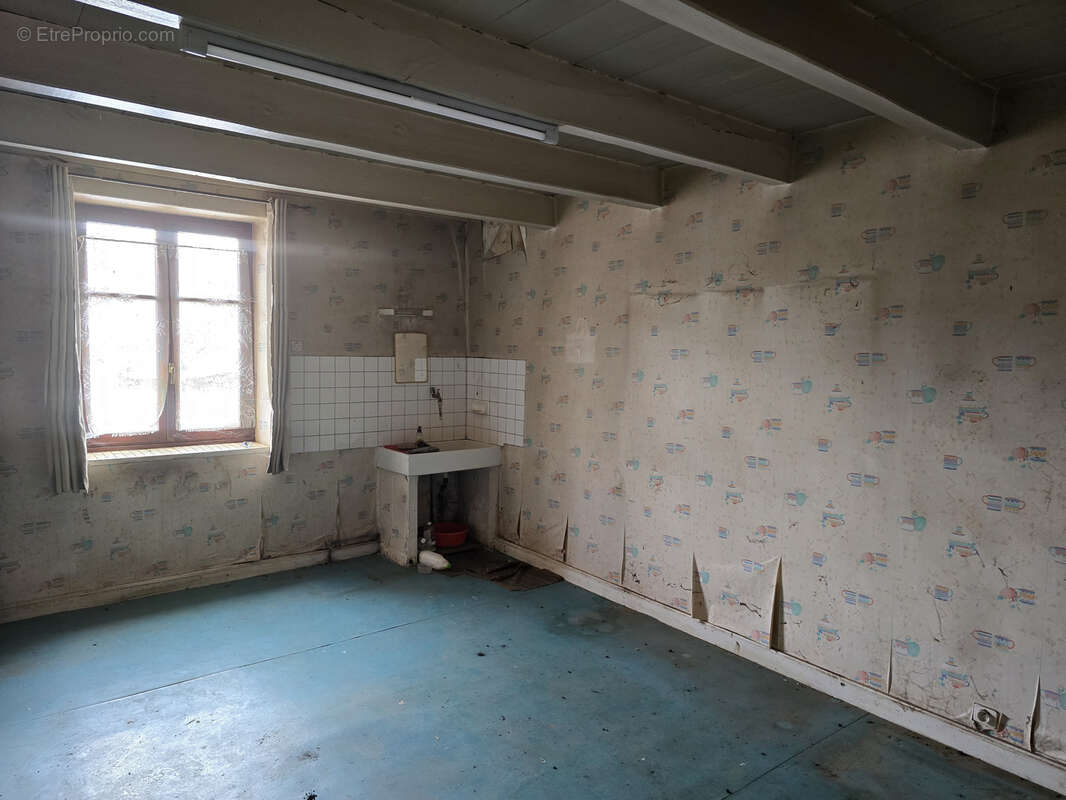 Maison à POURU-AUX-BOIS