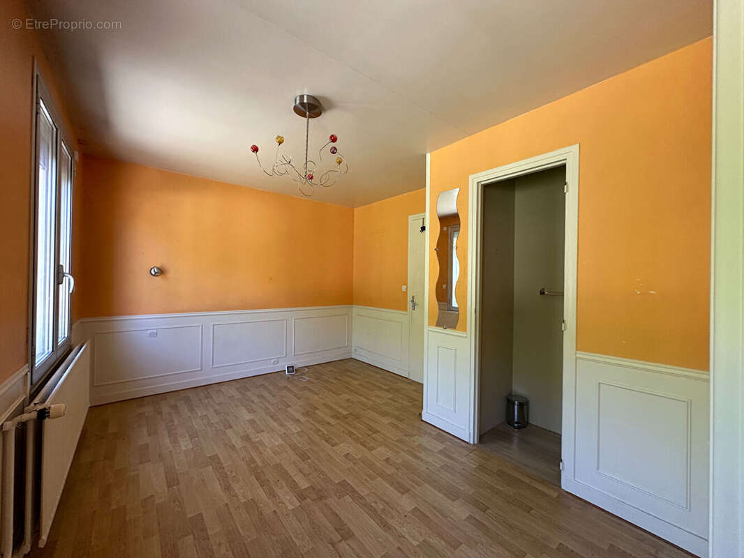 Maison à BONNEUIL-LES-EAUX