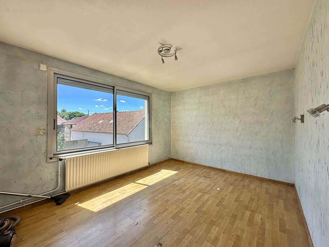 Maison à BONNEUIL-LES-EAUX