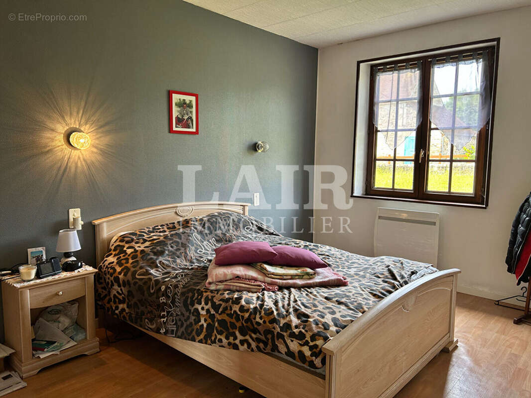 Maison à MONTMERREI