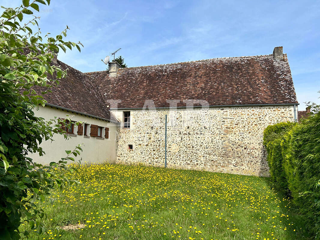 Maison à MONTMERREI