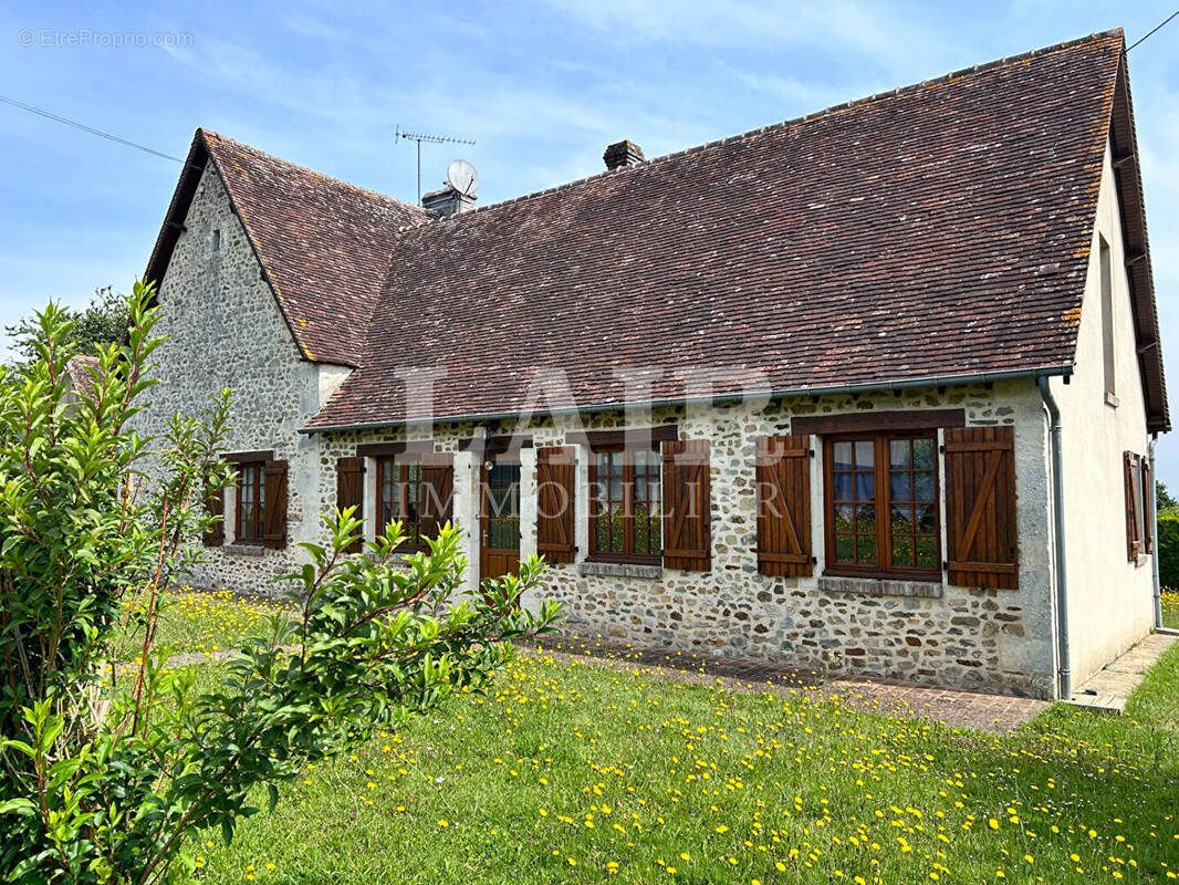 Maison à MONTMERREI