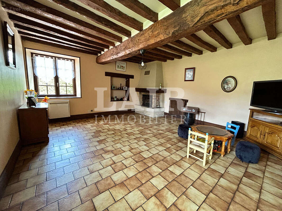 Maison à MONTMERREI