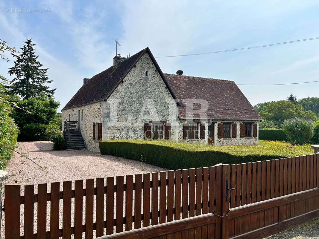 Maison à MONTMERREI