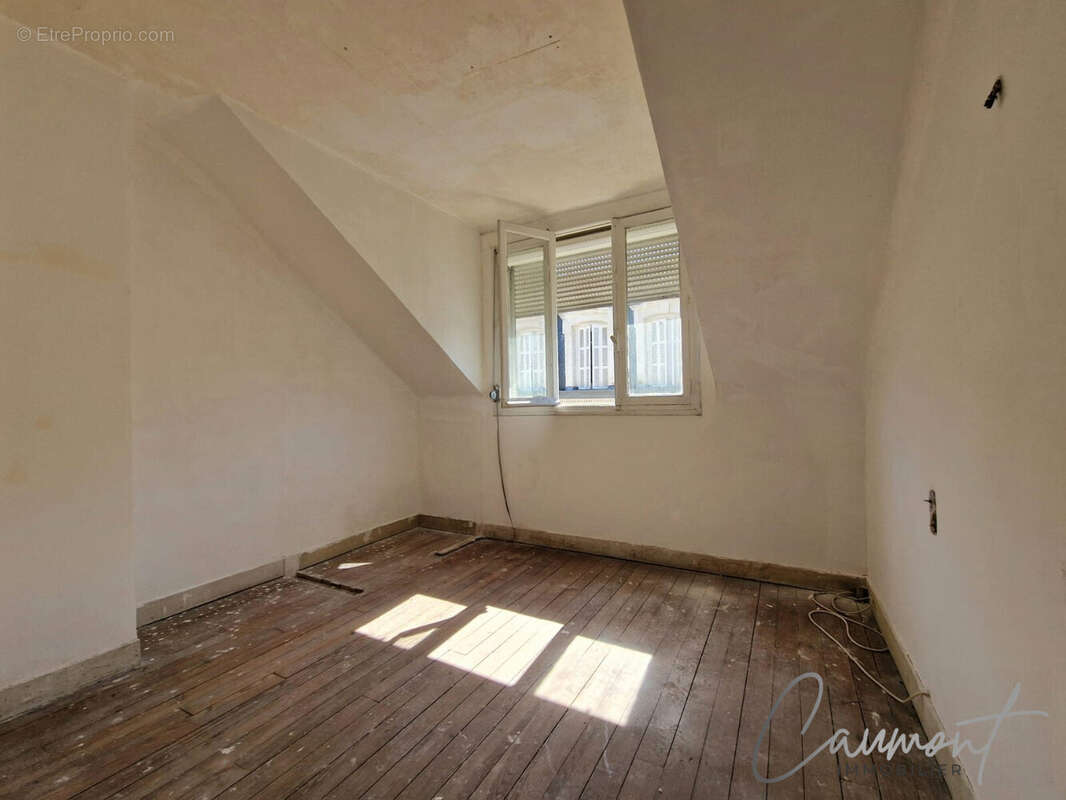 Appartement à LILLEBONNE