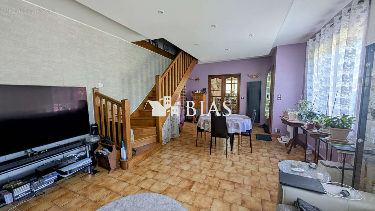 Maison à LA HAYE-MALHERBE