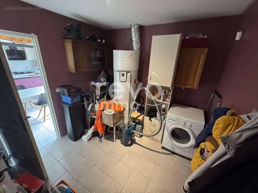 Maison à LA FONTAINE-SAINT-MARTIN