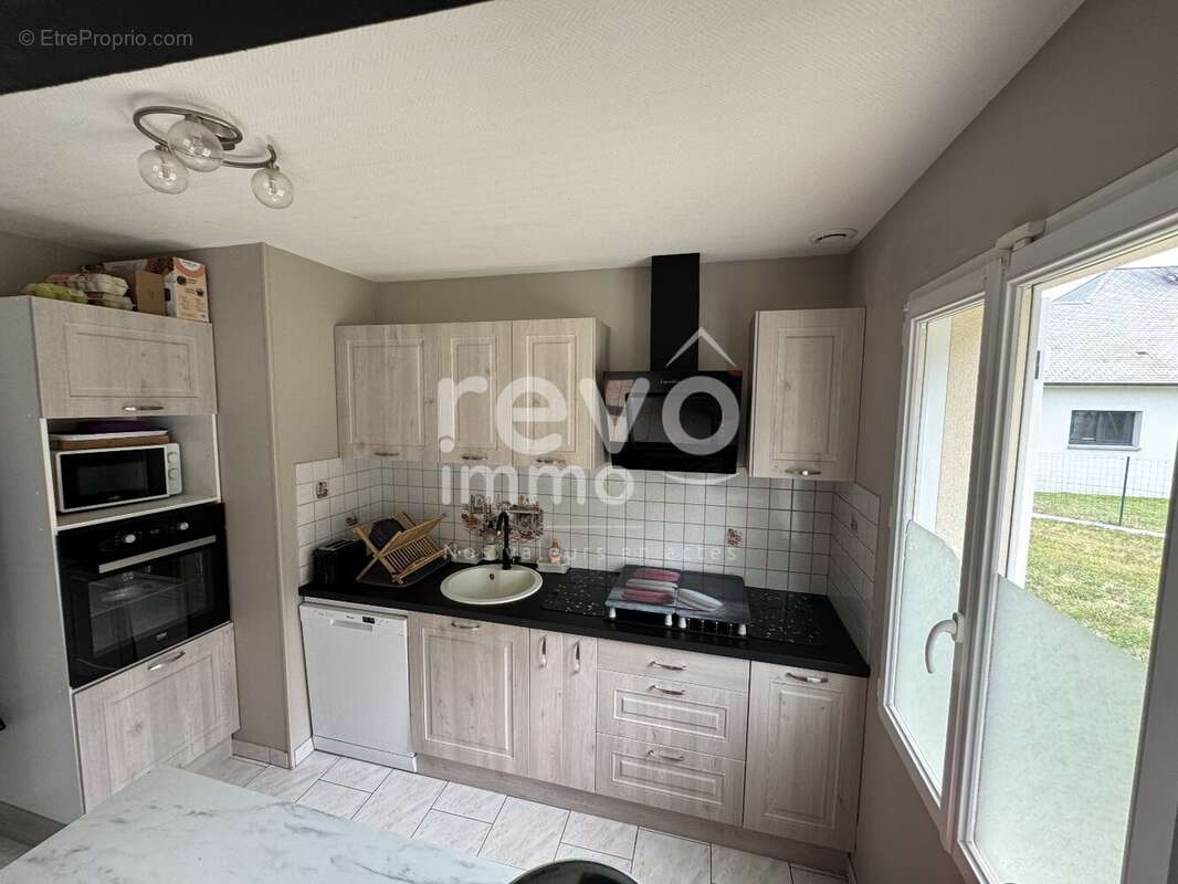 Maison à LA FONTAINE-SAINT-MARTIN