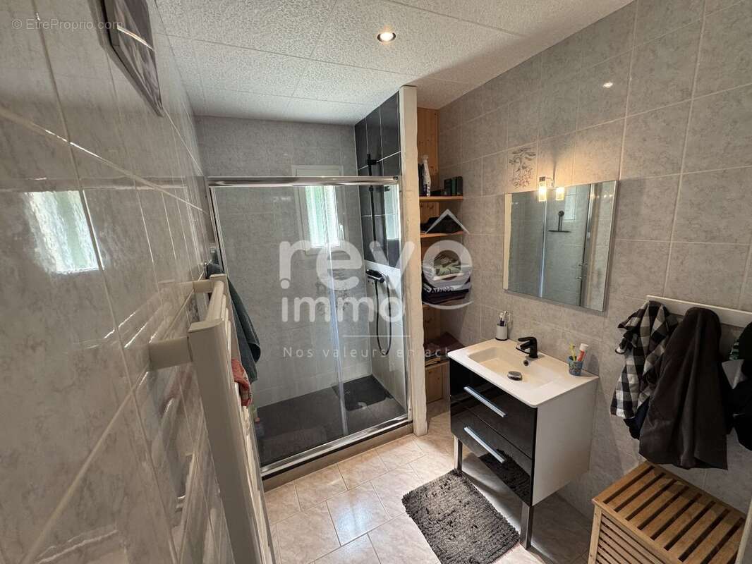 Maison à LA FONTAINE-SAINT-MARTIN