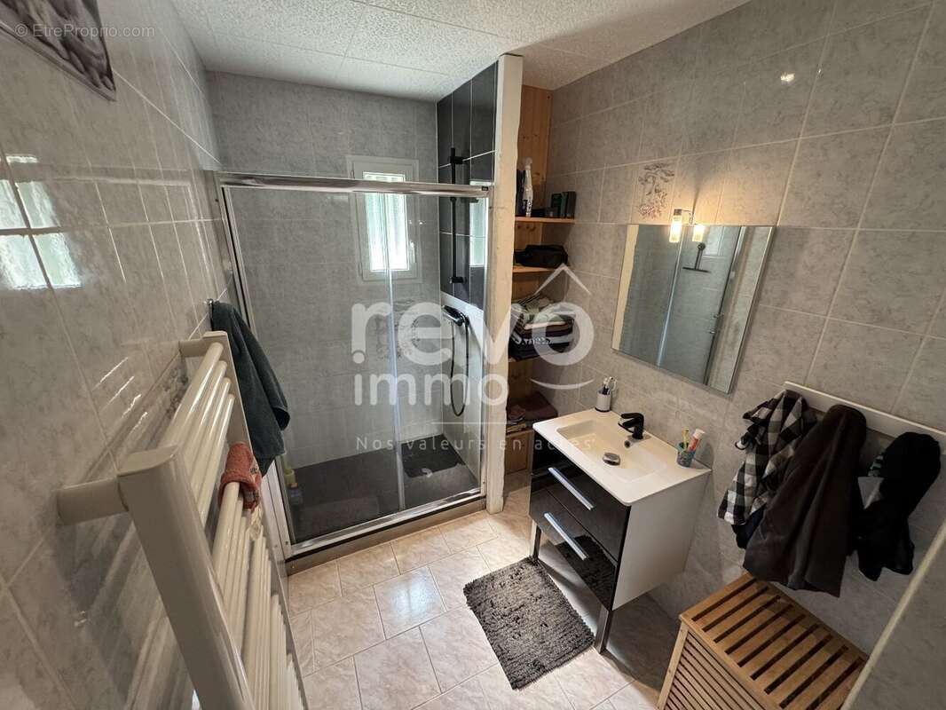 Maison à LA FONTAINE-SAINT-MARTIN