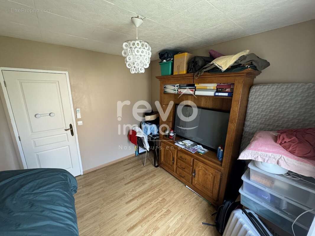 Maison à LA FONTAINE-SAINT-MARTIN