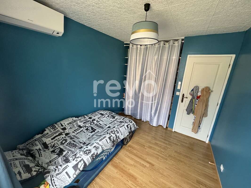 Maison à LA FONTAINE-SAINT-MARTIN