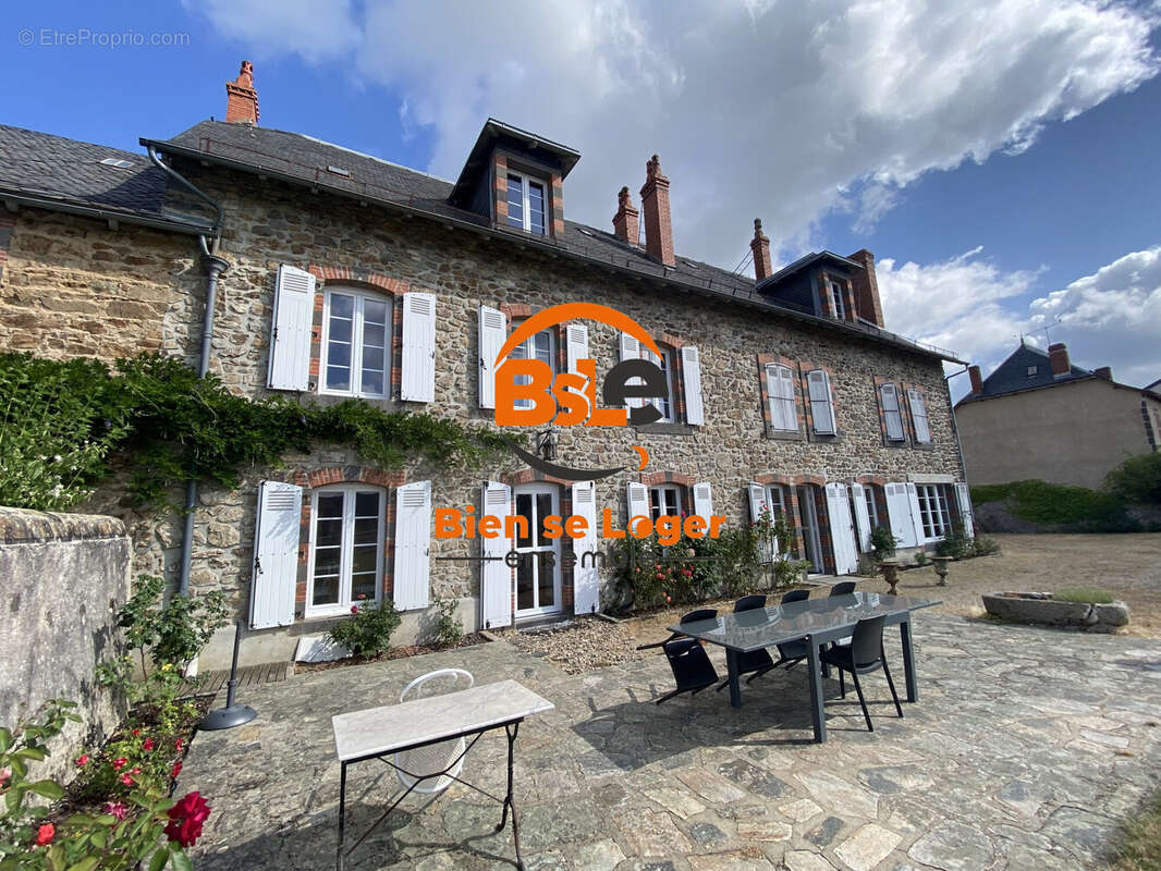 Maison à RUYNES-EN-MARGERIDE