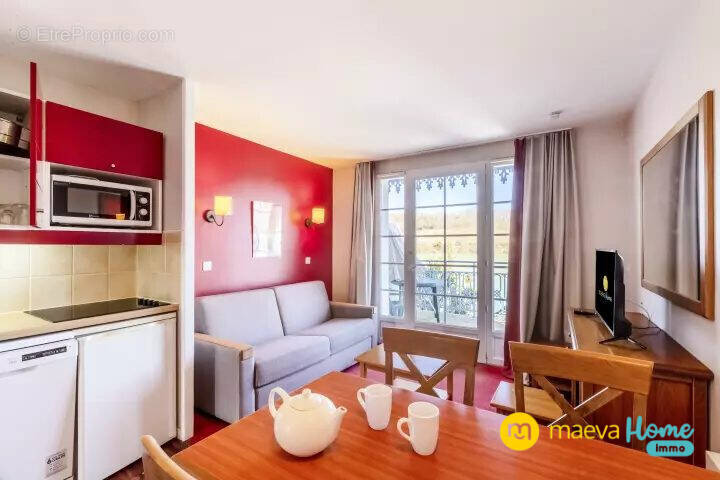 coin repas et séjour gauche - Appartement à MARCIAC