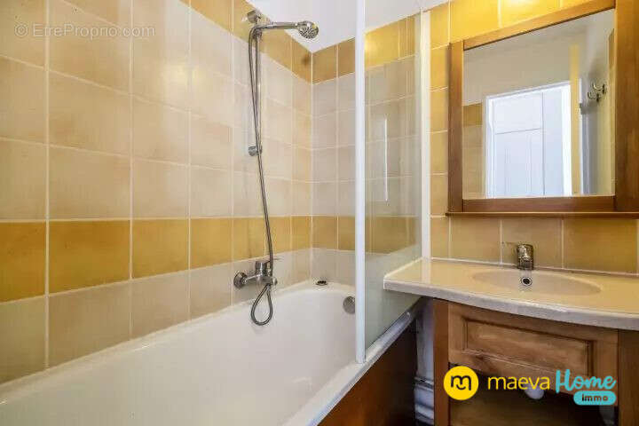 Salle de bain - Appartement à MARCIAC