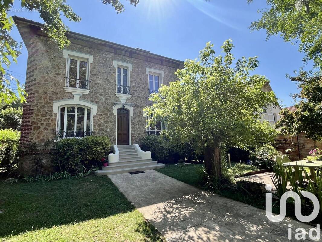 Photo 1 - Maison à EZANVILLE