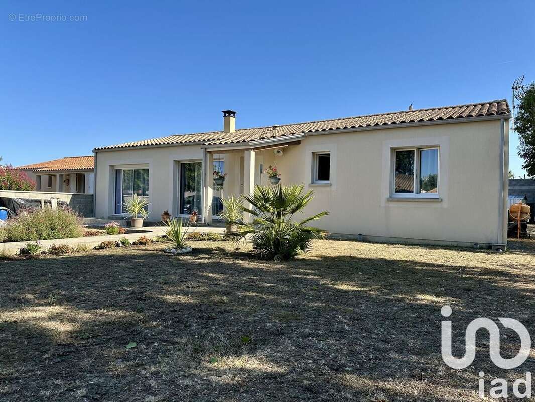 Photo 2 - Maison à BENON