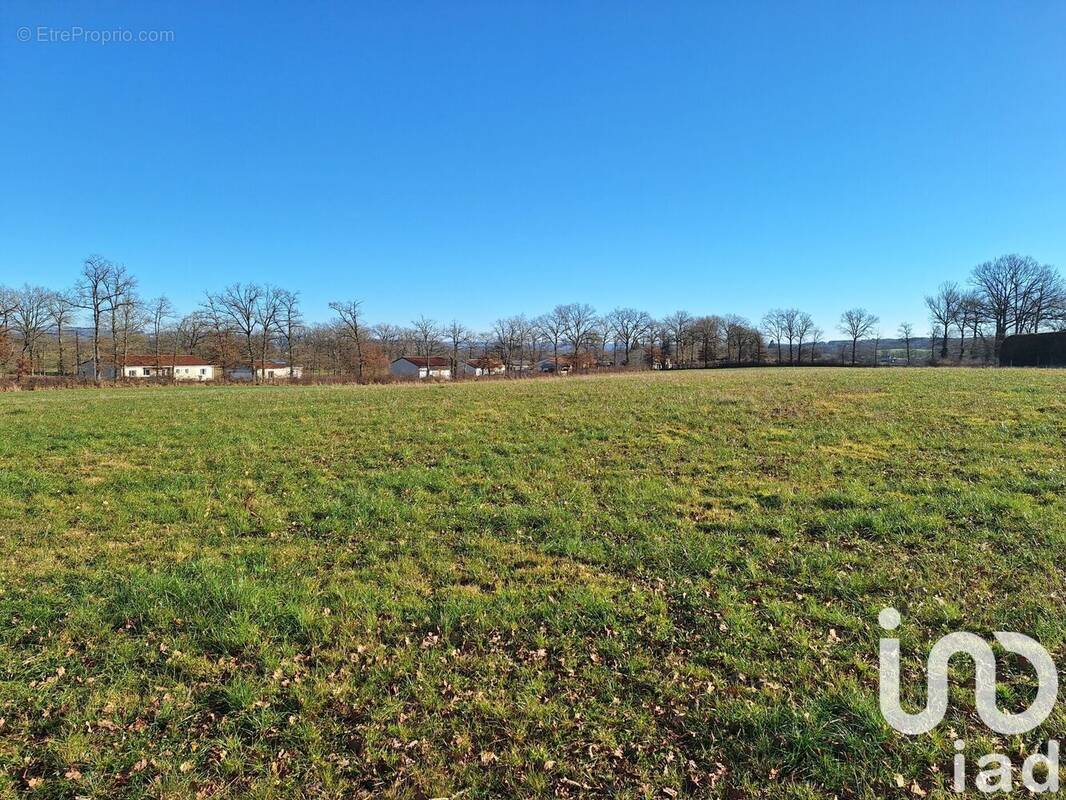 Photo 1 - Terrain à YTRAC