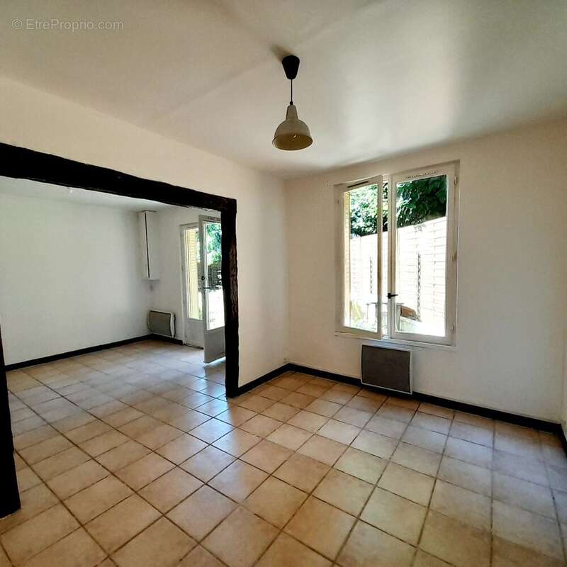 Appartement à VILLENEUVE-SUR-YONNE