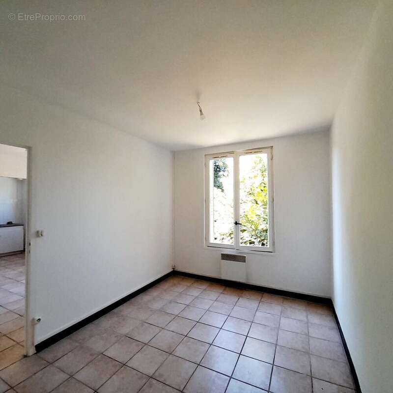 Appartement à VILLENEUVE-SUR-YONNE