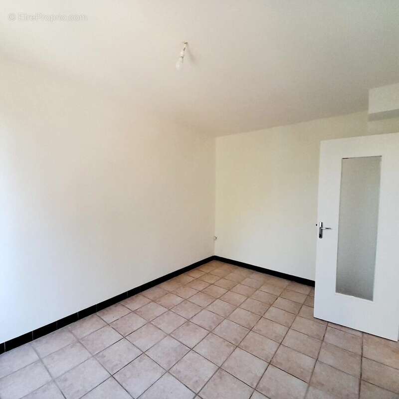 Appartement à VILLENEUVE-SUR-YONNE