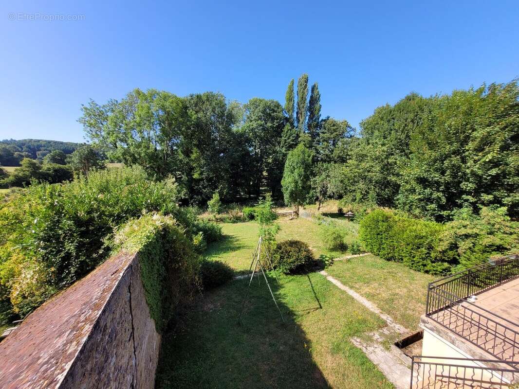 Maison à MOUTIERS-AU-PERCHE