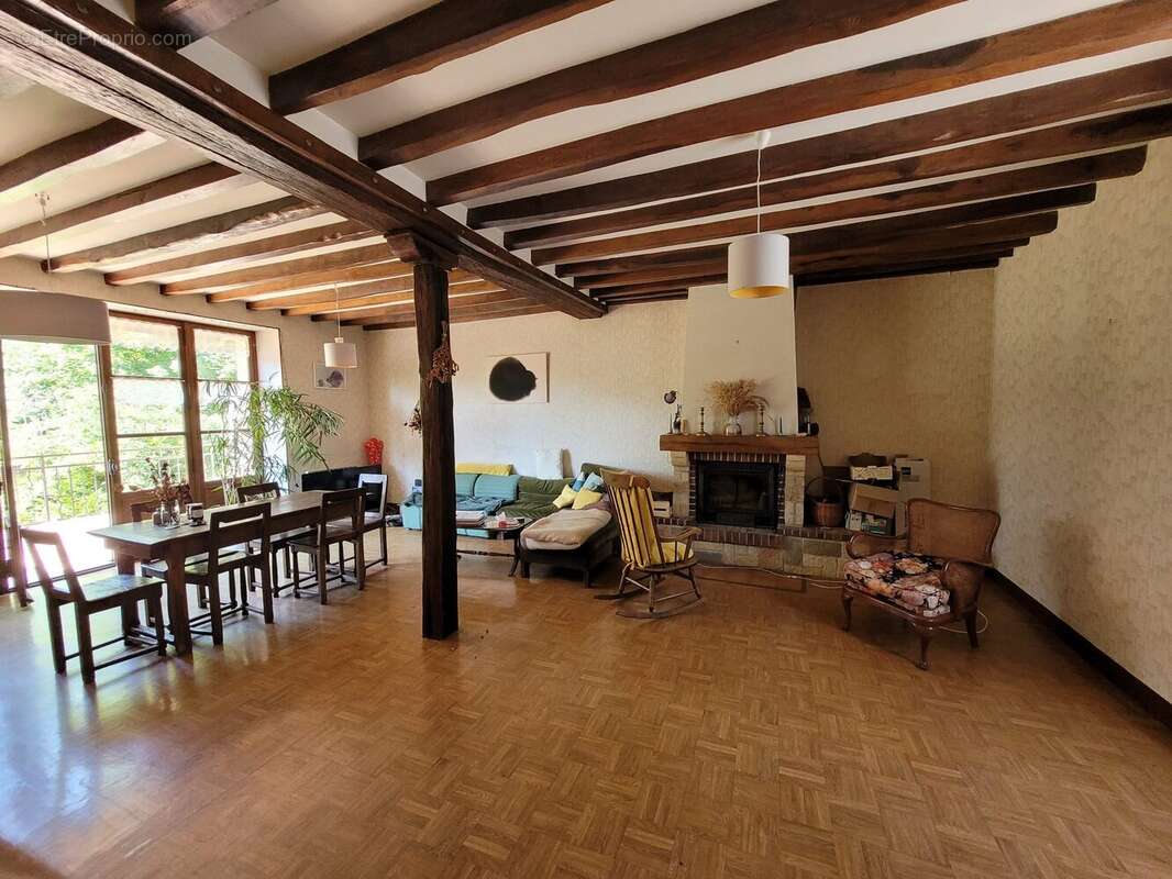 Maison à MOUTIERS-AU-PERCHE