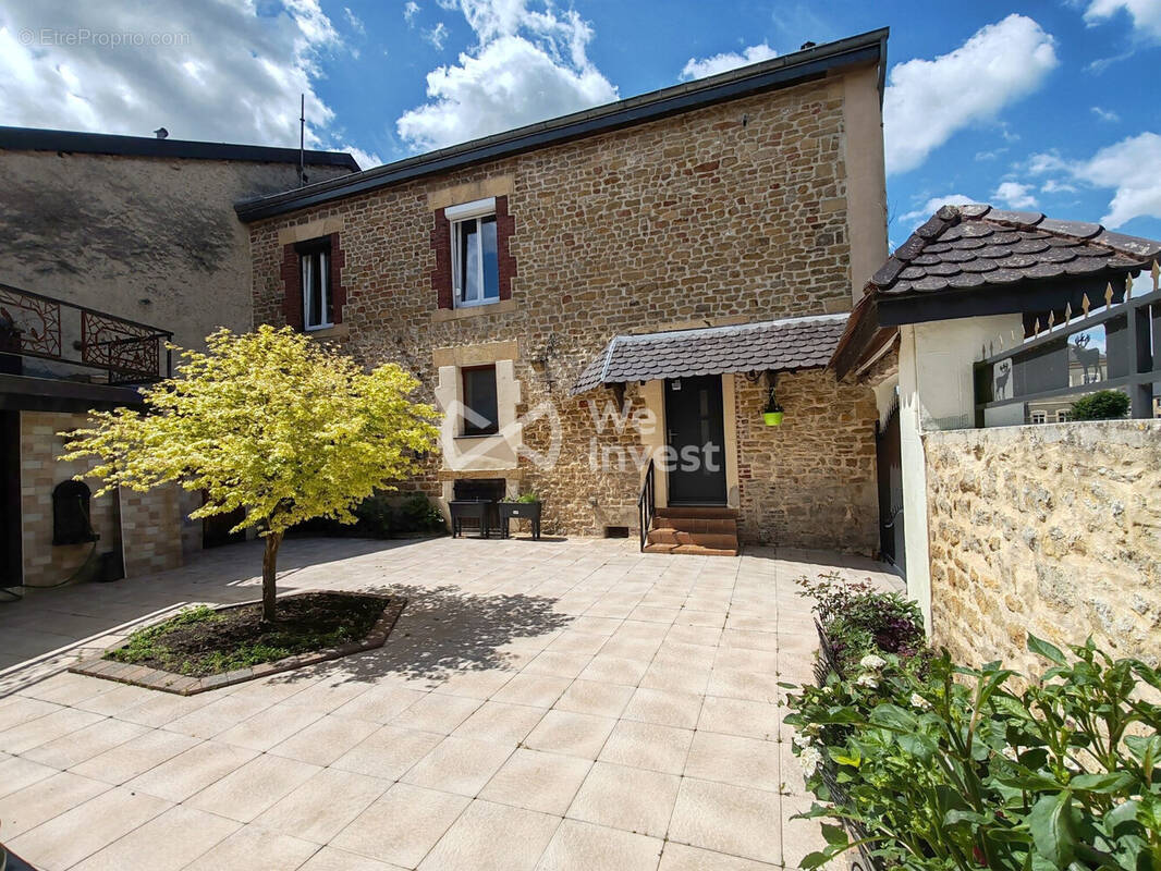 Maison à POURU-SAINT-REMY