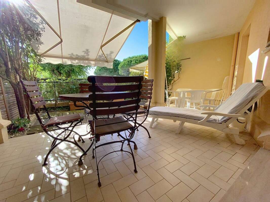 Appartement à MOUGINS