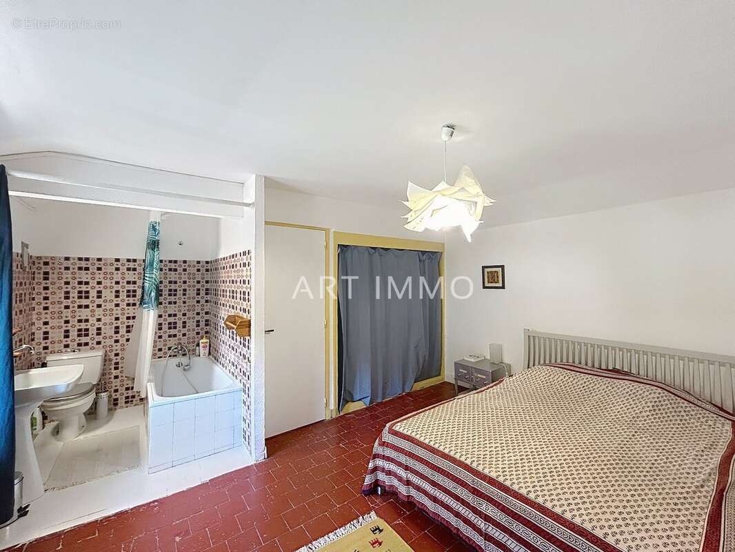 Maison à FONTAINE-DE-VAUCLUSE