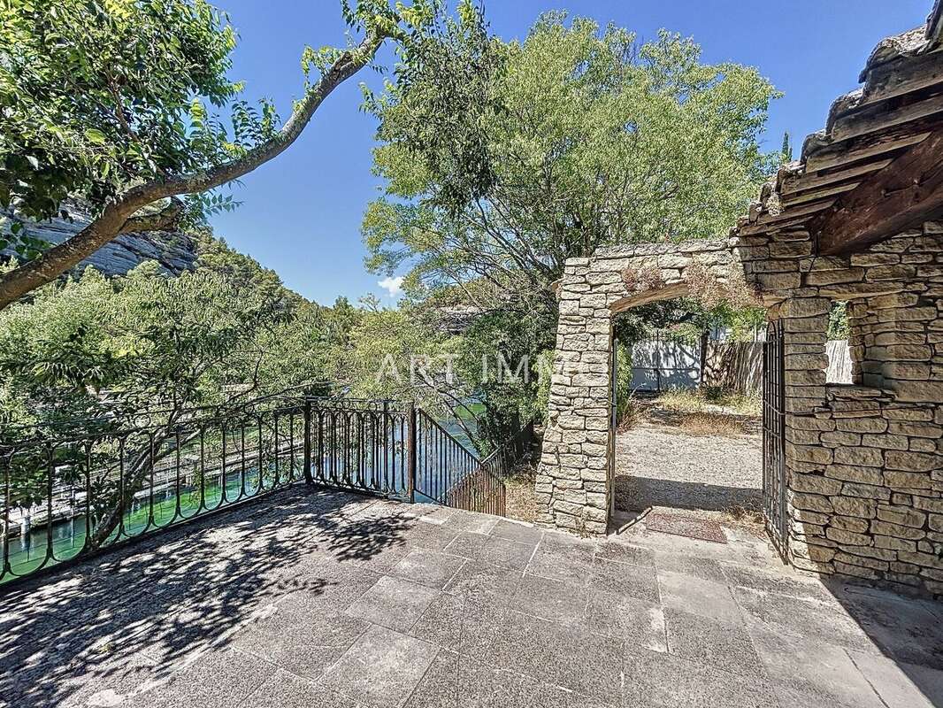 Maison à FONTAINE-DE-VAUCLUSE