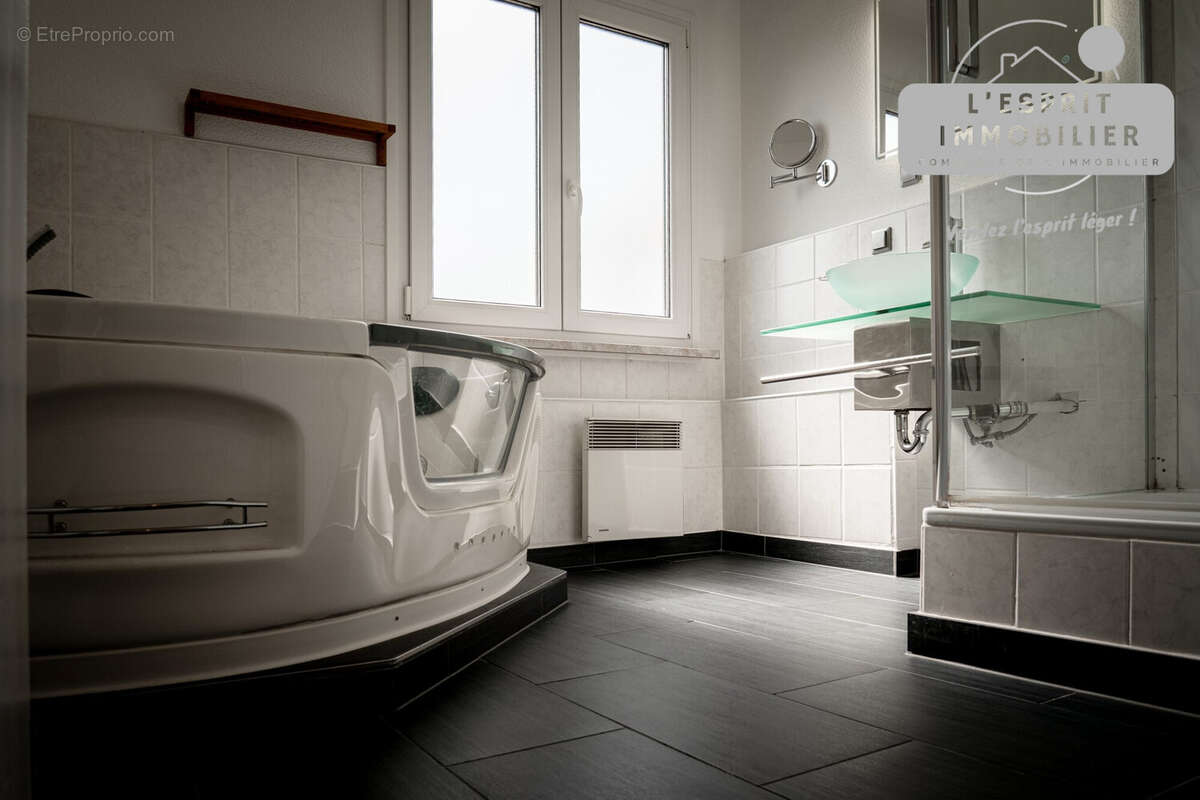 Maison à LIXING-LES-ROUHLING