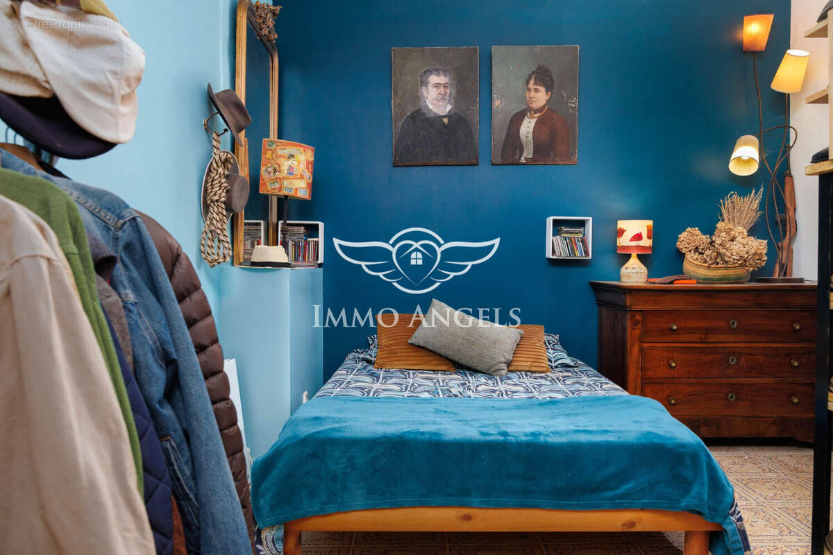 Maison à VESTRIC-ET-CANDIAC