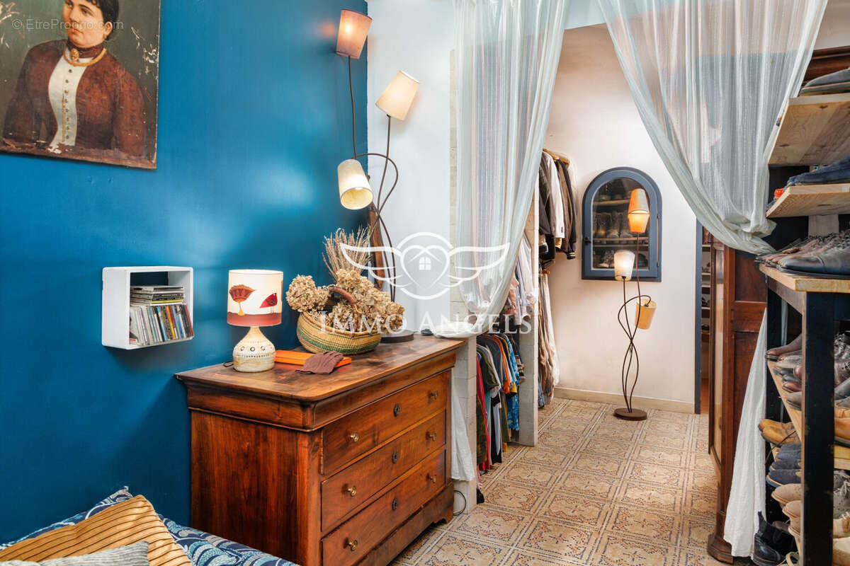 Maison à VESTRIC-ET-CANDIAC