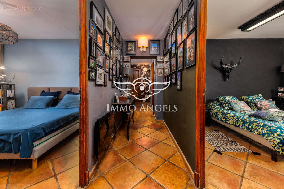 Maison à VESTRIC-ET-CANDIAC