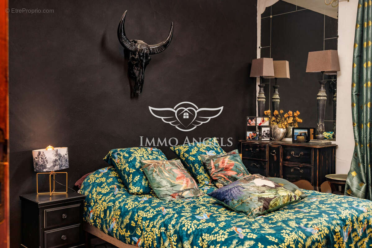 Maison à VESTRIC-ET-CANDIAC