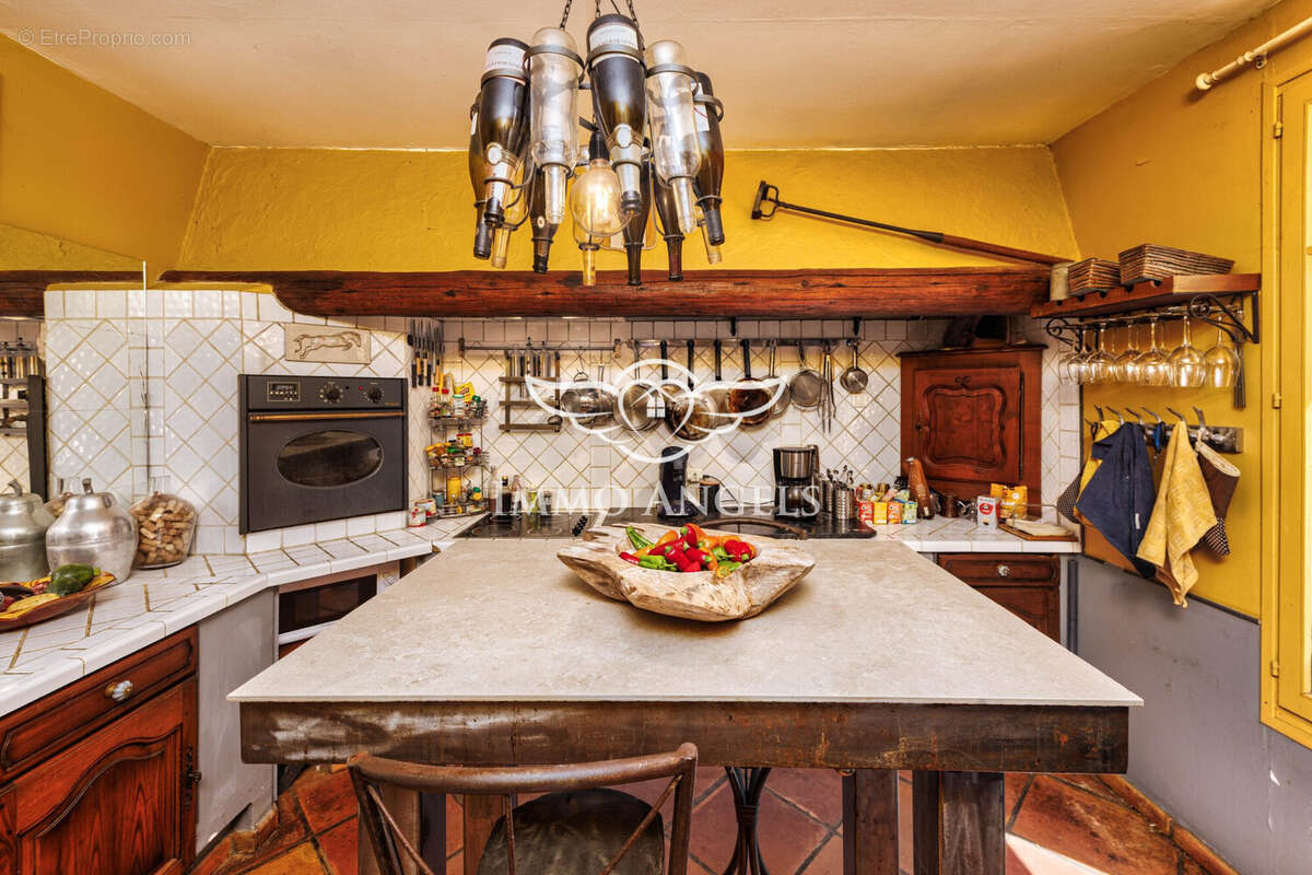 Maison à VESTRIC-ET-CANDIAC