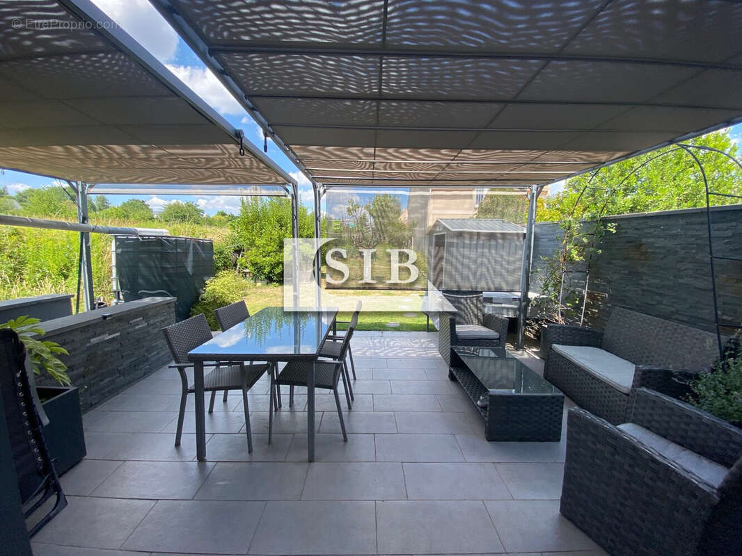 Maison à BALLAINVILLIERS