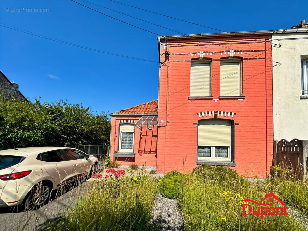 Maison à AULNOYE-AYMERIES