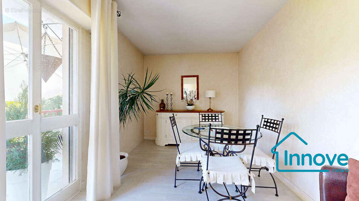 Appartement à VELIZY-VILLACOUBLAY