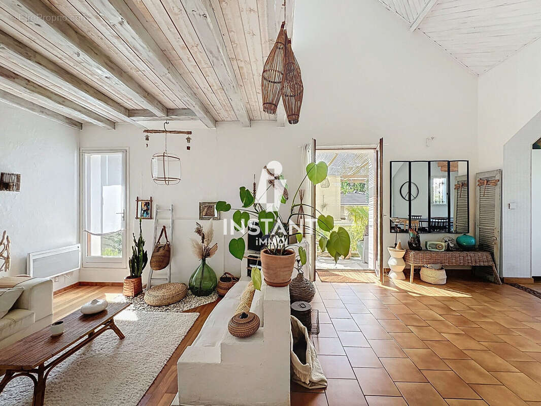 Maison à SAINTE-GENEVIEVE-DES-BOIS