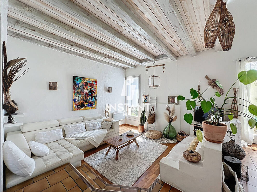 Maison à SAINTE-GENEVIEVE-DES-BOIS