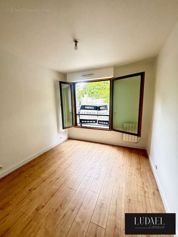 chambre1 - Appartement à SAINT-OUEN