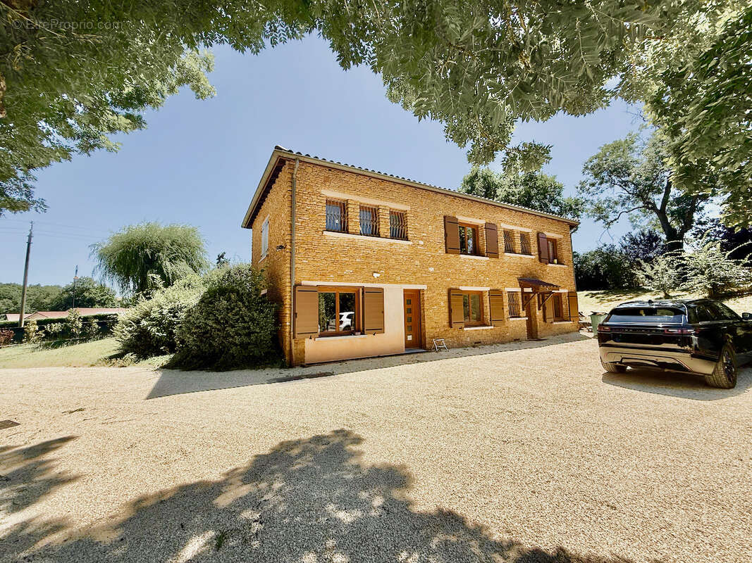 Maison à SALLES-ARBUISSONNAS-EN-BEAUJOLAIS
