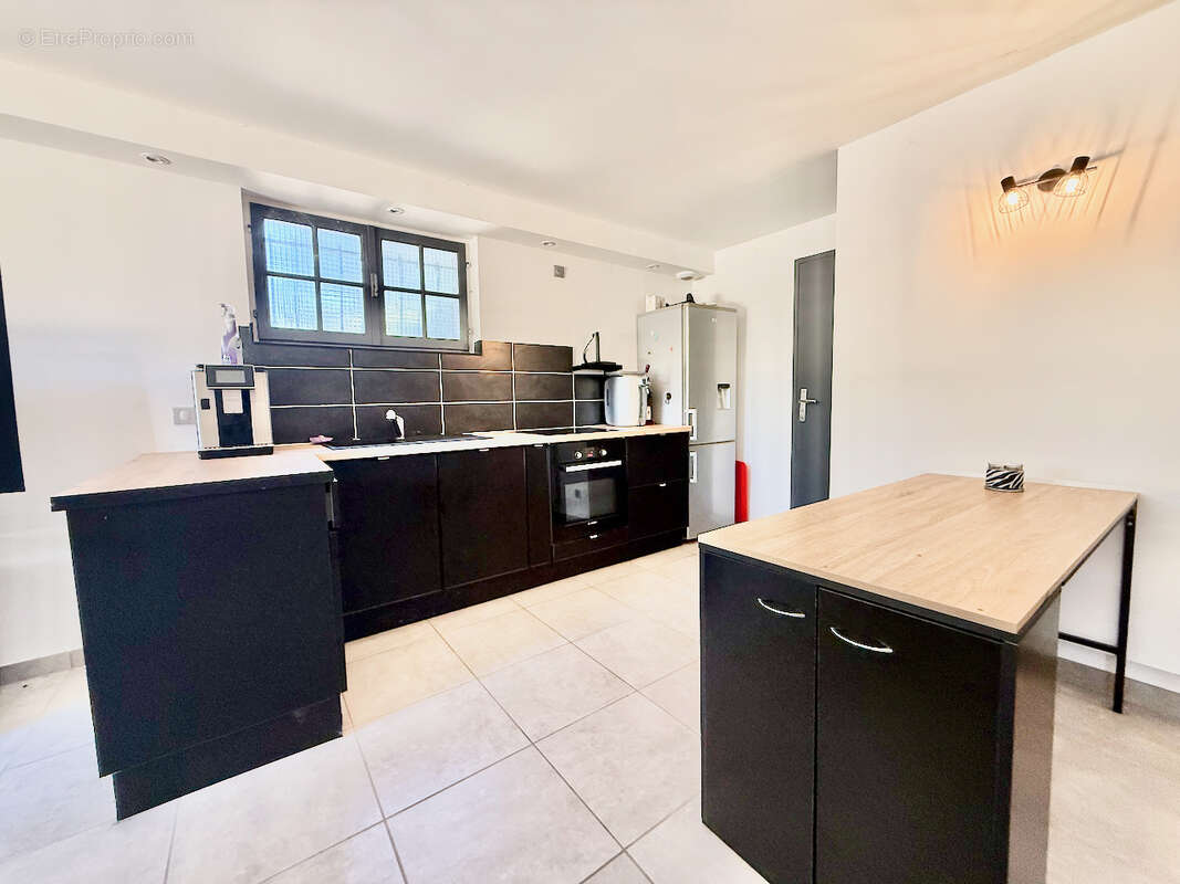 Maison à SALLES-ARBUISSONNAS-EN-BEAUJOLAIS