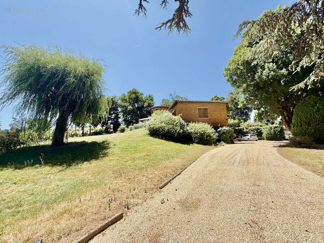 Maison à SALLES-ARBUISSONNAS-EN-BEAUJOLAIS