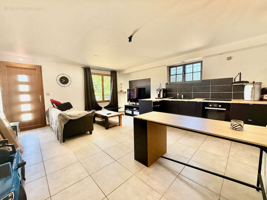 Maison à SALLES-ARBUISSONNAS-EN-BEAUJOLAIS