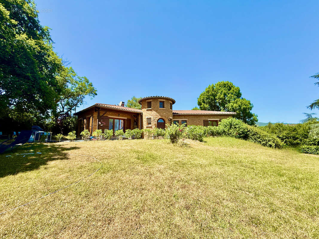 Maison à SALLES-ARBUISSONNAS-EN-BEAUJOLAIS