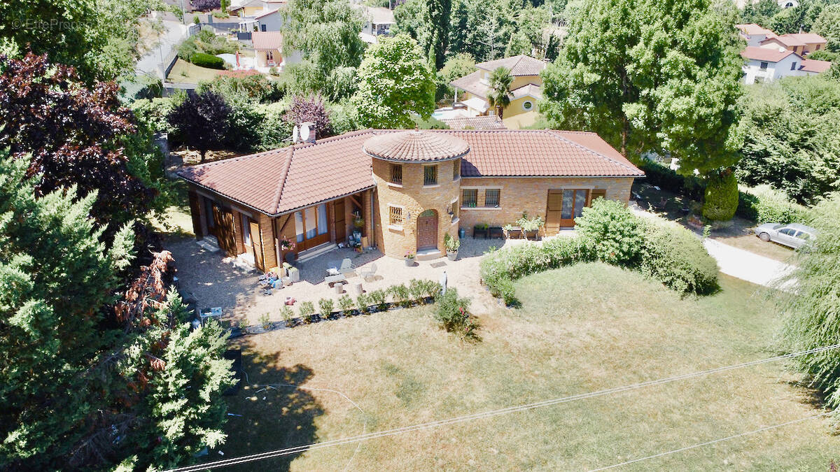 Maison à SALLES-ARBUISSONNAS-EN-BEAUJOLAIS