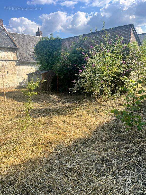 Maison à LA FERTE-CHEVRESIS